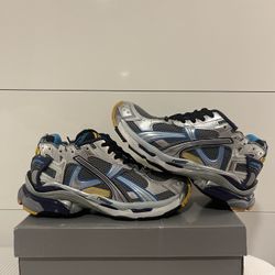 MEN'S RUNNER SNEAKER IN GREY/BLUE/ORANGE/AQUA Size 11 Brand New 