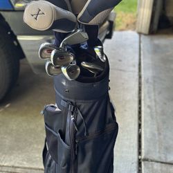 Women’s Set Of Golf Clubs (Right Hand)
