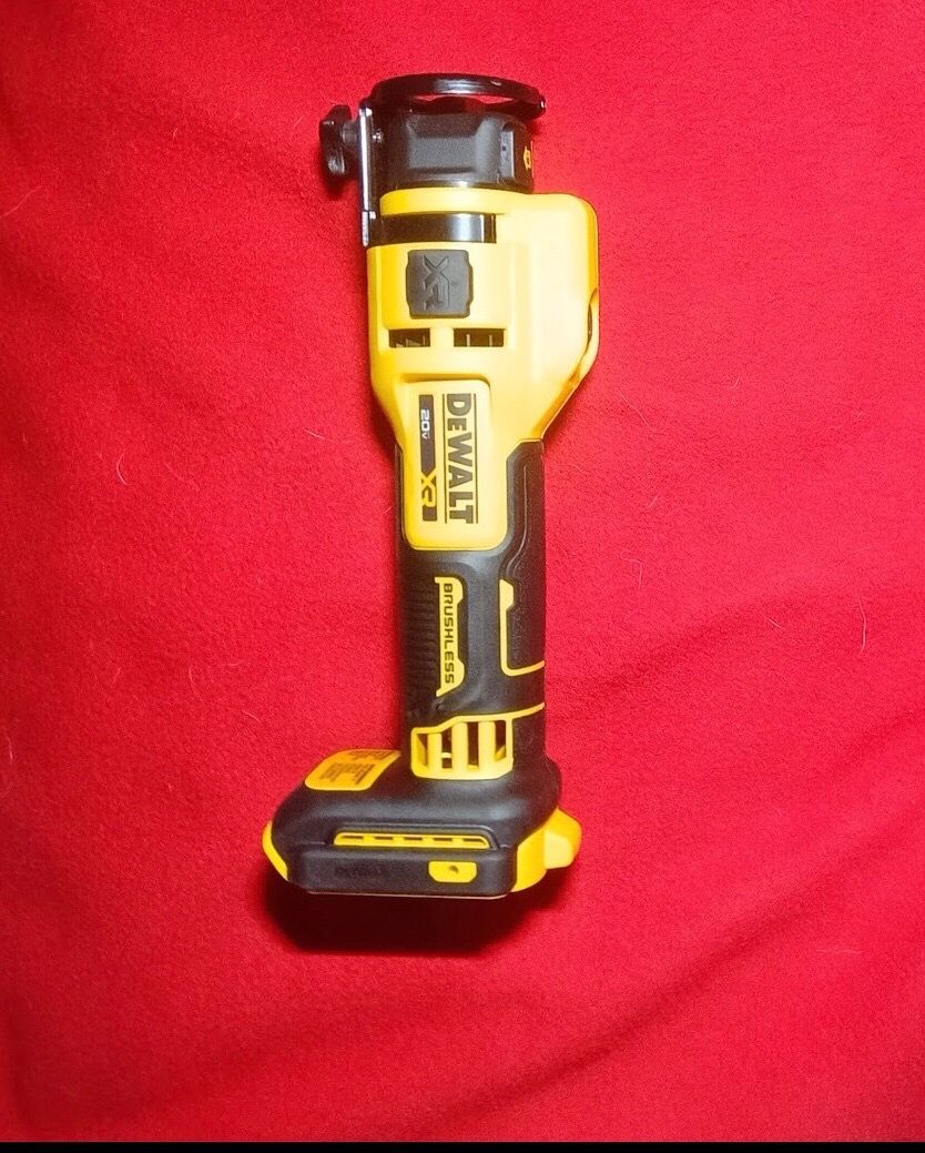 DeWalt 20V XR Brushless Cut-Out Tool