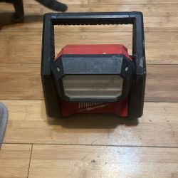 LED lighthouse Milwaukee M18