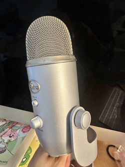 Logitech Blue Yeti USB Microphone