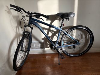Schwinn Hybrid Bike – Great Condition – $100 OBO