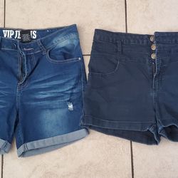 Juniors Shorts. Size 11