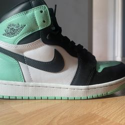 Jordan 1 Retro Green Glow Dunks