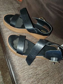 Size 8 Mossimo Sandals
