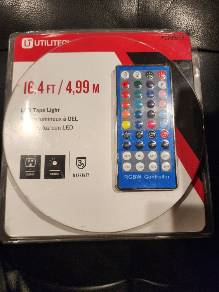 Utilitech plug in enchufable 16.4ft Led tape light with remote 0709208