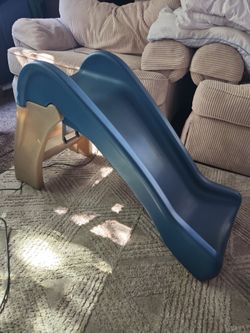 Toddler, slide step 2