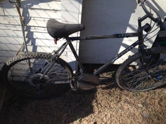 Huffy stalker selling tonight just needs Inner tubes
