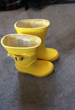 Toddler rain boots 💧