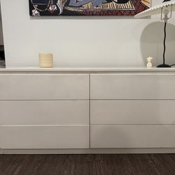 Vintage White Lacquer Pill-Shaped Dresser