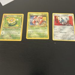Set of 3 Pokémon cards
