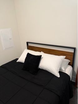 Queen Bedframe