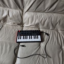 Akai MPK Mini 