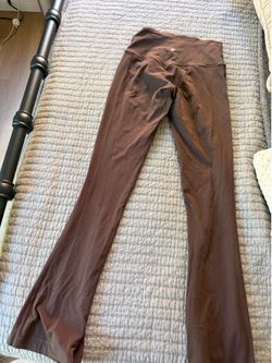 Lululemon nulu mini flare size 6 ribbed leggings
