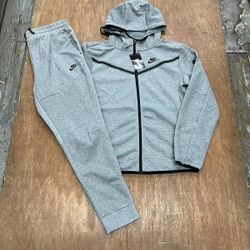 Nike Sweatsuits 