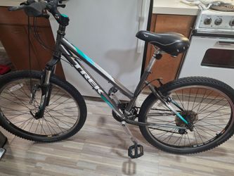 TREK 820