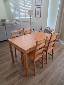 Kitchen table