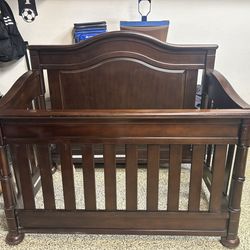 Crib and dresser with new mattress