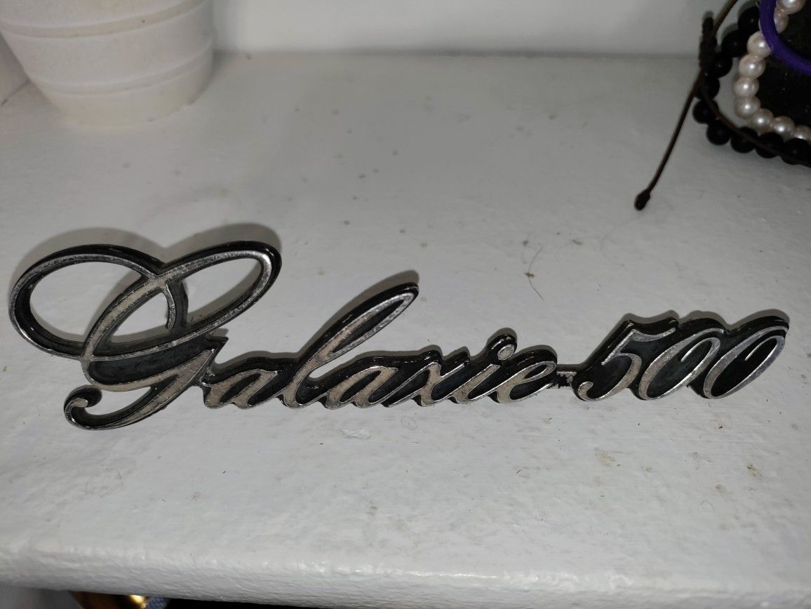 1972 FORD GALAXIE 500 EMBLEM