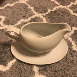Crate and barrel gravy boat with saucer