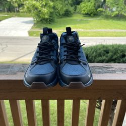 Nike Air Mowabb Men Size 9.5