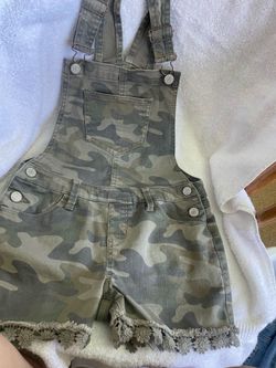 SO Girls Size 10 Camo Denim Short Overalls Lace Hem Adjustable Straps