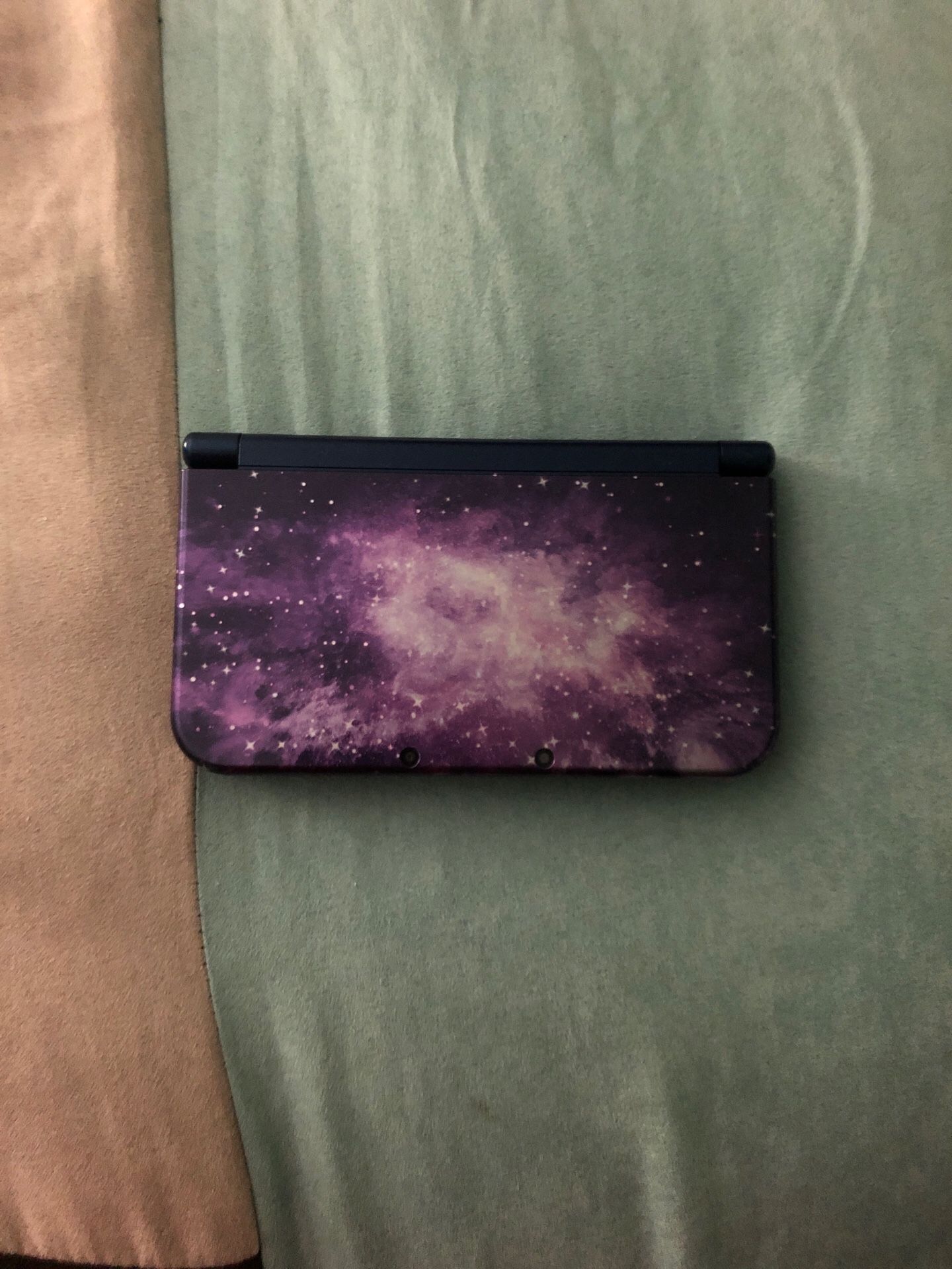 New Nintendo 3DS XL with 50 games and case
