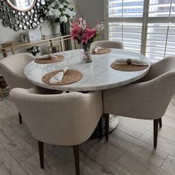 Classic Dining Table And Chair  Set