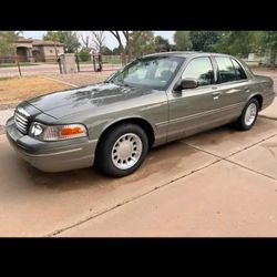 2000 Ford Crown Victoria