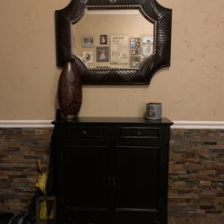 Decorative Cabinet With Mirror And Vase