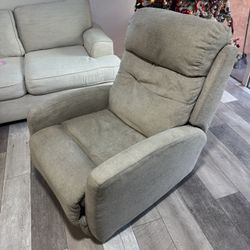 Rooms To Go Recliner
