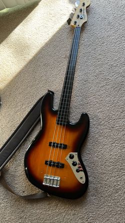 Squire Fretless Jazz Bass w/ Fender Super 55 Split-Coil Pickups