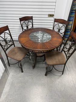 Round Dining Table Set with 4 Chairs