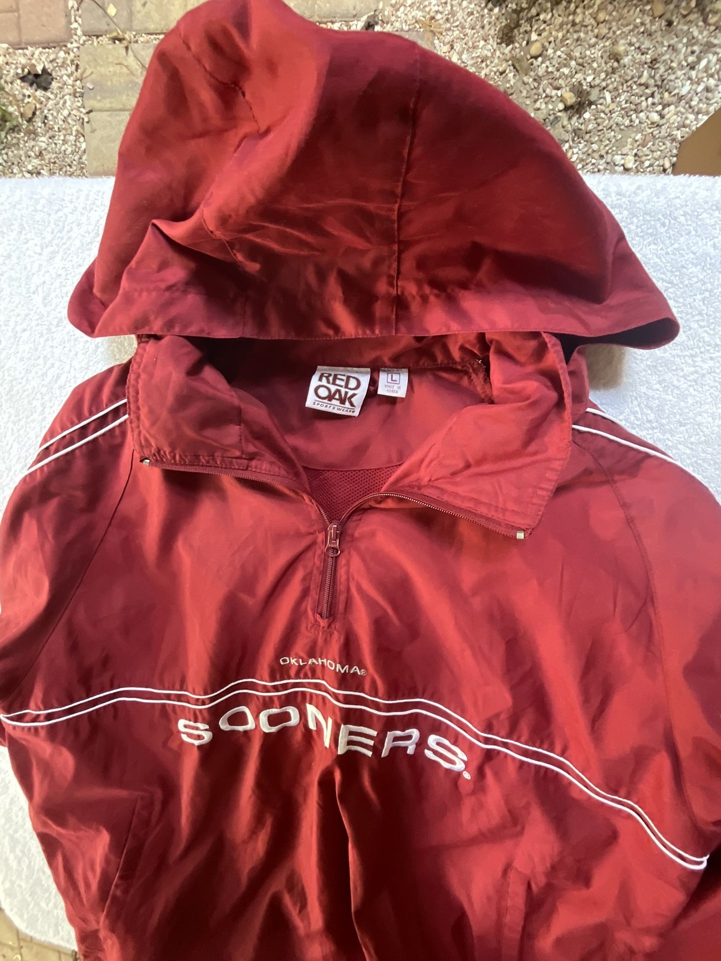 Red Oak Oklahoma Sooners Windbreaker Size Large OU Light Jacket W Roll Up Hood