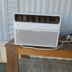 Window AC Unit