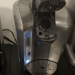 Keurig Single Serve K-Cup Coffee Maker - Works Great - Black/Silver