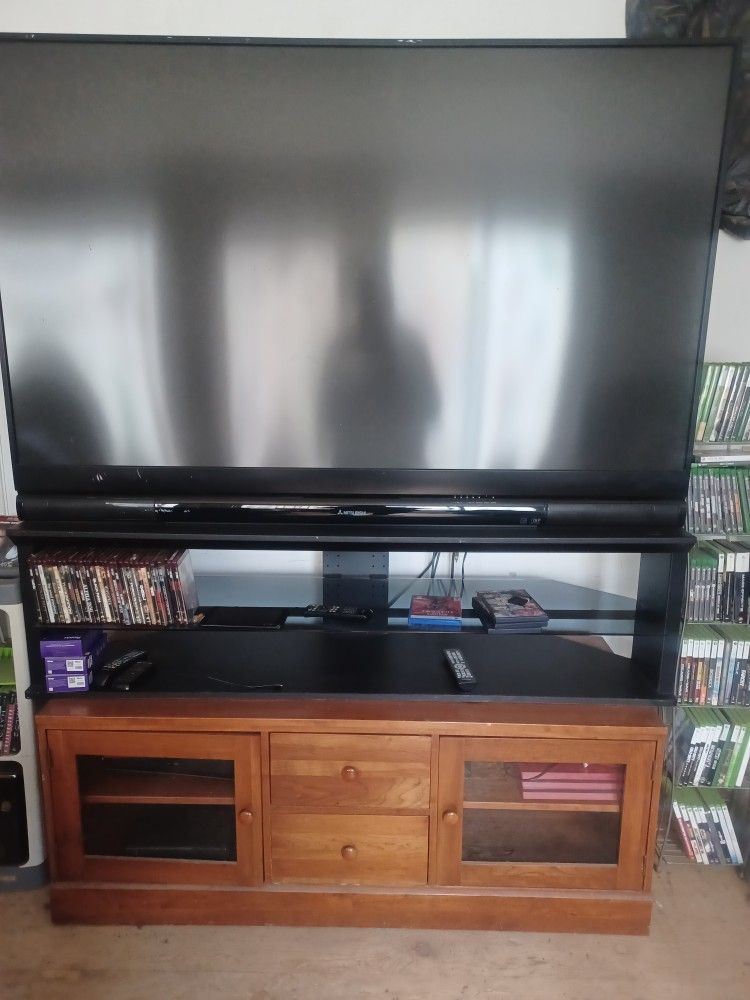 73"MITSUBISHI 1080P DIGITAL LASER PROJECTION TV WITH MATCHING STAND AND ROKU STREAMING STICK $300 FINAL PRICE