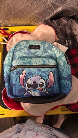 Stitch loungefly unused