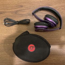 "Beats Solo 2 Wired Headphones with Carrying Pouch 