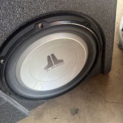 jl audio 12 inch with box subwoofer 