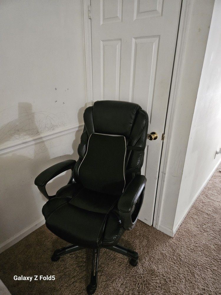 Office chair 