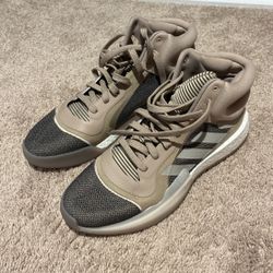 Basketball Shoes 