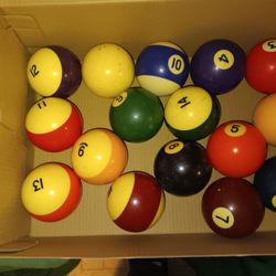 Vintage Biliard Ball Set