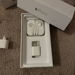 iPhone Headphones And Charger Adapter 