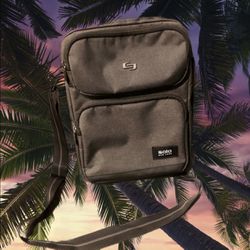 Solo New York Multi Pocket Messenger Bag+Free Gift!
