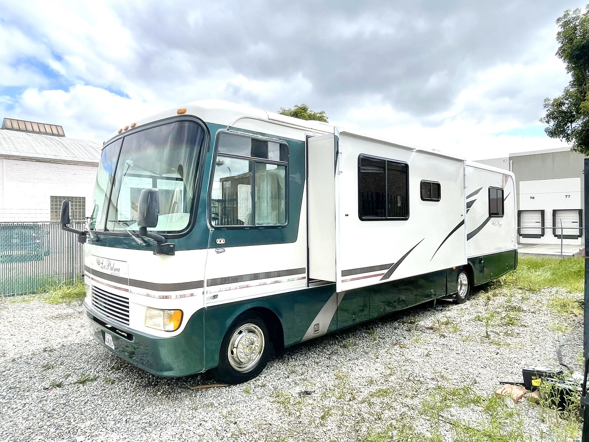 2000 Monaco 34Ft W/ Slideout 23K Miles for Sale in Rancho Cucamonga, CA ...