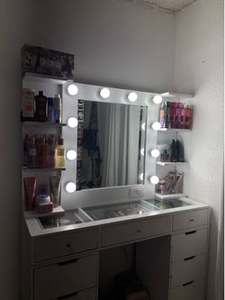 Vanity desk mirror