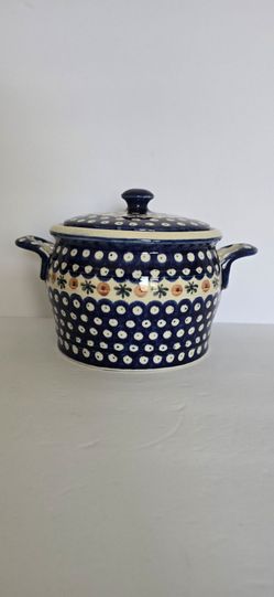 BEAUTIFUL✨️HAND-CRAFTED☆Collector's Item! POLISH POTTERY BEAN POT or SOUP TUREEN~Featuring a traditional "Mosquito" (kropki) pattern in Blue and White