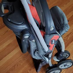 Chicco/ Stroller/ Used / 50lb Max/Could use a new liner?