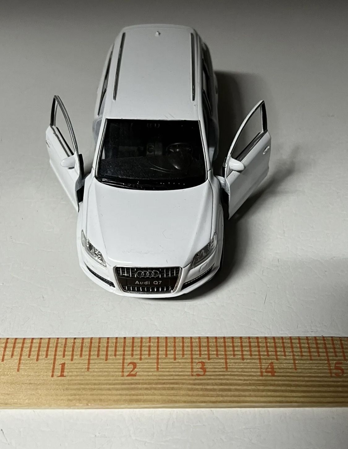 Audi Q7 SUV, White - Welly - 1/36 Scale Die Cast Model Toy Car
